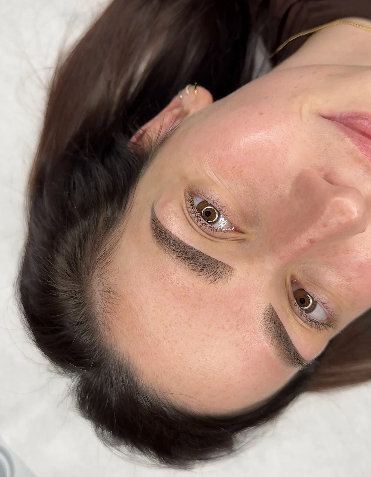 Finished eyebrow result on the asymmetry course model