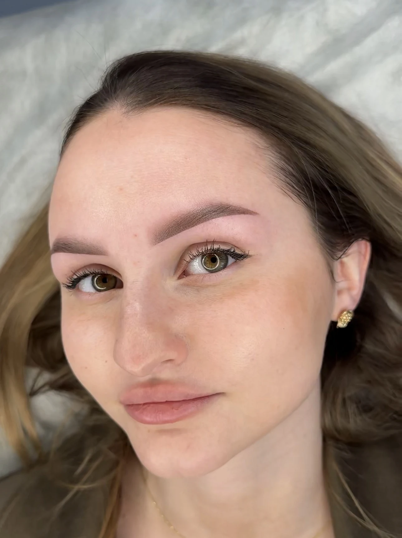 Finished eyebrow result on the normal-skin course model